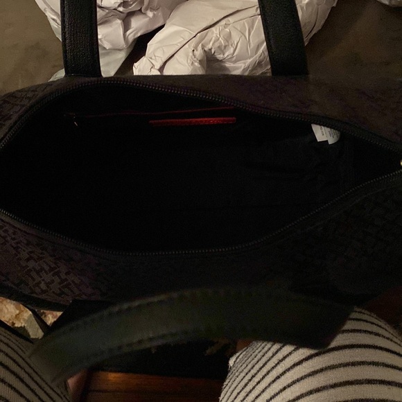 Brand New Tommy Hilfiger bag! - Picture 3 of 4